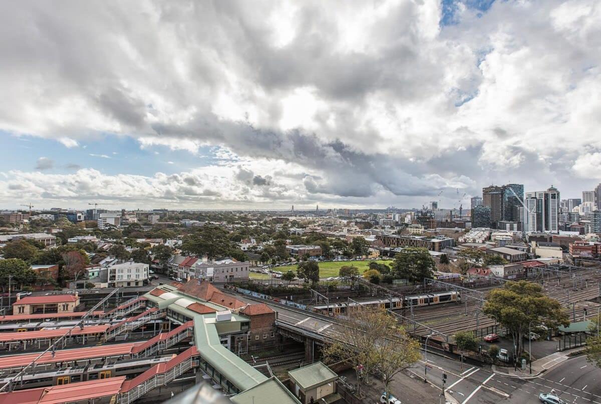 Redfern One Bedroom Apartment With Views Sydney Exterior photo